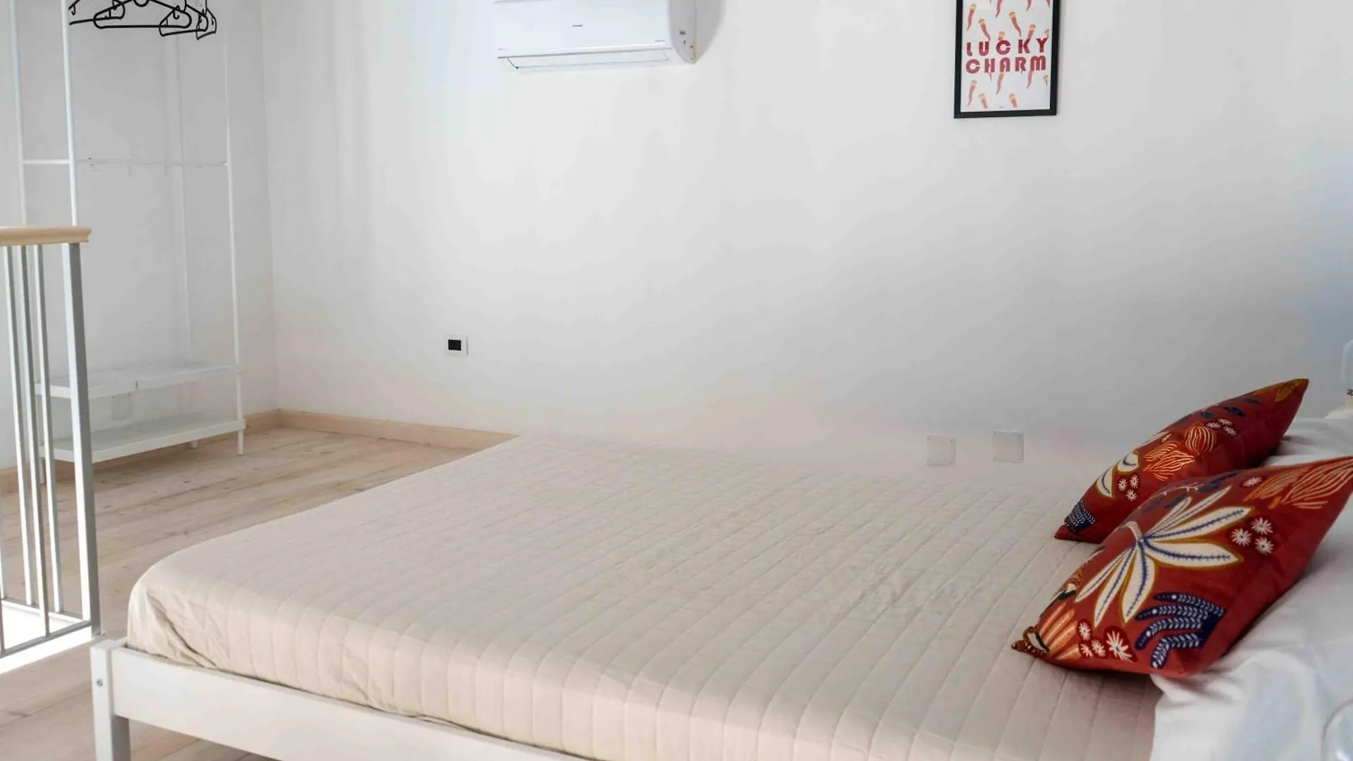 Nalusa Rooms - In Centro A Toledo Napoli 0*,  Italia